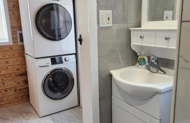 Nestled Away- Comfortable 3BDRM, Central Location - Foto 16