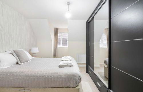 The Roost Group - 8-Bed Home, 5 Mins to M25&A13 - Foto 15