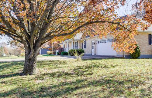 Charming Paris Home with Porch Hunt and Unwind! - Foto 26