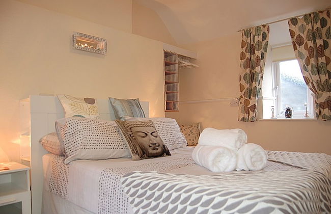 CLOCK TOWER APARTMENTS - Photo 3