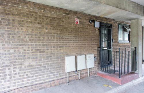 Modern 2BR Flat with 3 Beds Urban Getaway - Cherry - Foto 30