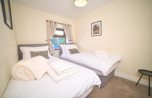 Modern Cosy 2-Bed Terrace with Private Garden - Foto 10