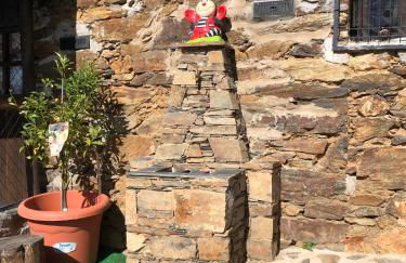 Ceira Cottage - Refúgio Romântico com Vista Serrana - Foto 9