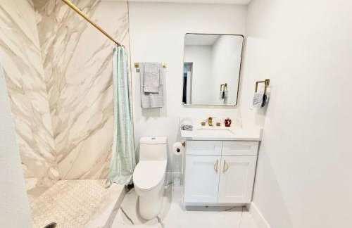 Luxurious 3 bedrooms 2 bath Ultimate Beach Life! 5 min walk to beach! - Foto 23