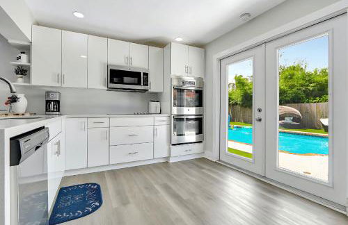 Fort Lauderdale Tropical Oasis Pool Retreat - Photo 13