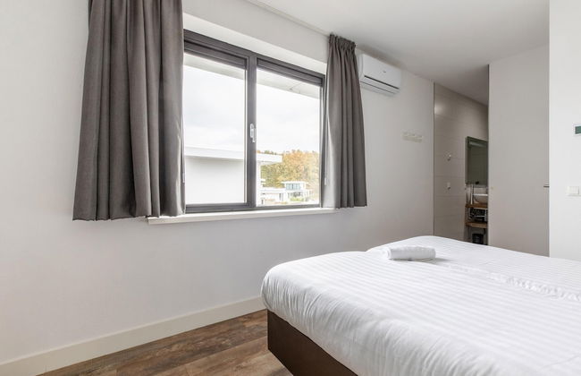 Brand new Luxury Villa on a Small-scale Park With its own Jetty - Photo 31