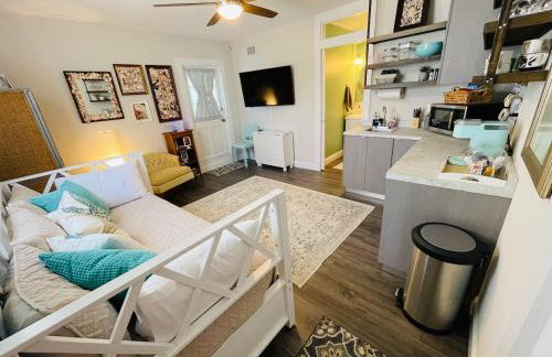 Coastal Chic Suite with Kitchenette and Private Entrance - Foto 1