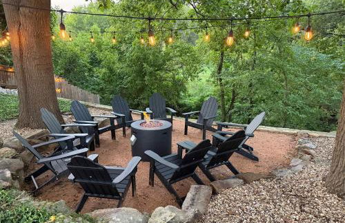 Heated Pool & Spa Mini Golf Bowling Game Room perfect for family - Photo 1