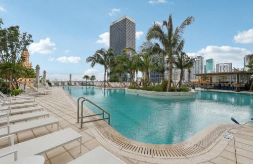 Stunning Lux 2 Bed 2 Bath with Panoramic View from Balcony - Foto 63