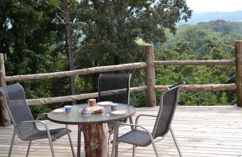 Stately Log Cabin with a Pool for a Group Getaway near Chickamauga, Georgia - Foto 6
