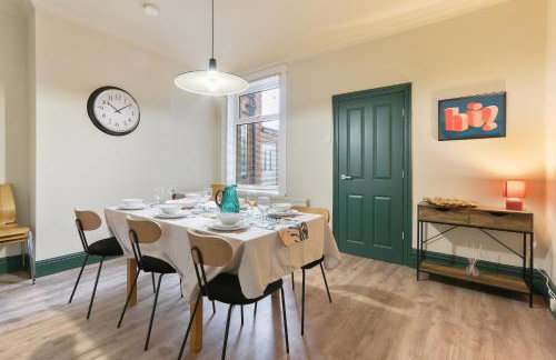 Home from Home 4 Bed - Ideal for Workers & Great for Groups, FREE Parking, Spacious, Pet Friendly Netflix - Foto 26