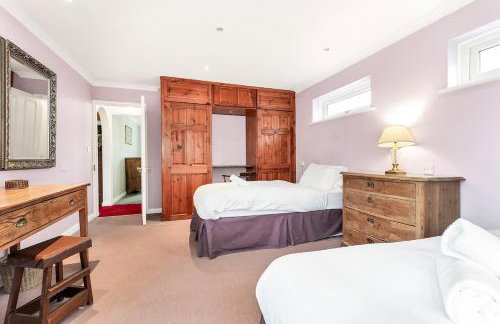 2-Bed Home with Free Parking - 2 min Walk to Bus - Foto 13