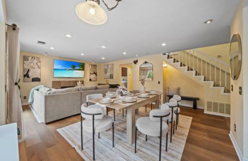 Entire Private Home with 4 Bedrooms, Pool, Hot Tub, King Bed, Garage, Available Now - Foto 43