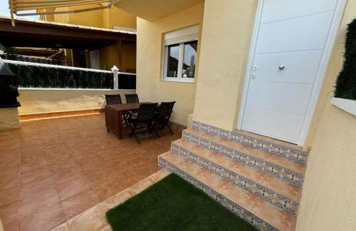 Adosado nuevo con piscina Gran Alacant - Foto 2