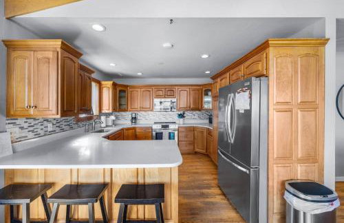 Waterfront retreat w/ wraparound deck & BBQ - Foto 57