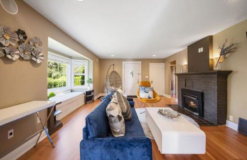 Private park in a cozy home next to I-90 huge yard - Foto 1