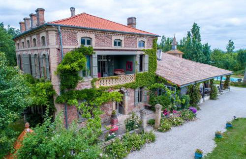 Gite de Coulassy 8 à 10 pers dans parc de 2 hectares - Foto 3