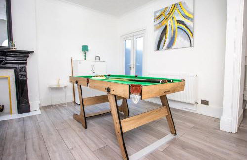 Sunny 3BR Home Near Portsmouth Park - Photo 14