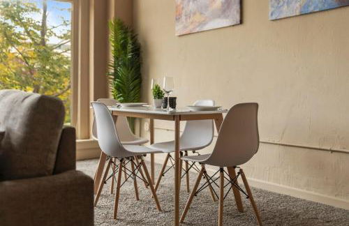 Spacious Downtown Loft Bunkbeds 2 TVs Gym - Foto 44