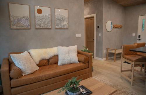 Cozy Luxury Cabin w Hot Tub, Fire Pit, King Bed - Foto 68