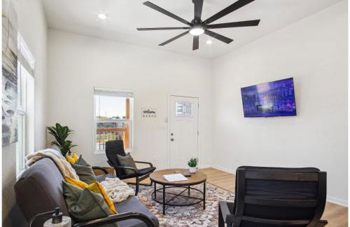 Sleek 4BR3BA Urban Living w Downtown Views - Foto 6