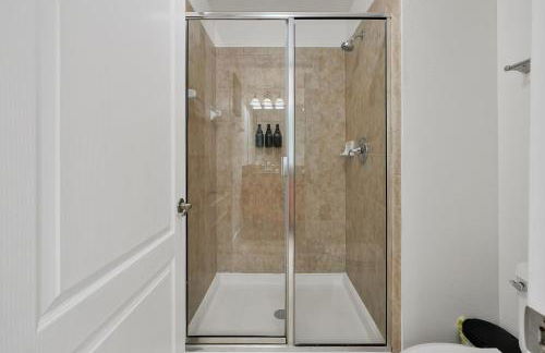 Trendy Retreat - Great Location - Fully Loaded - Foto 26