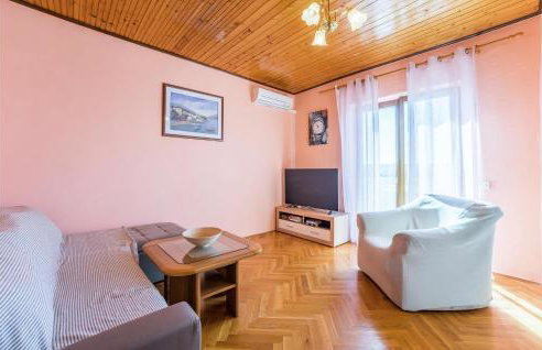 1 Bedroom Awesome Apartment In Dinjiska - Foto 2