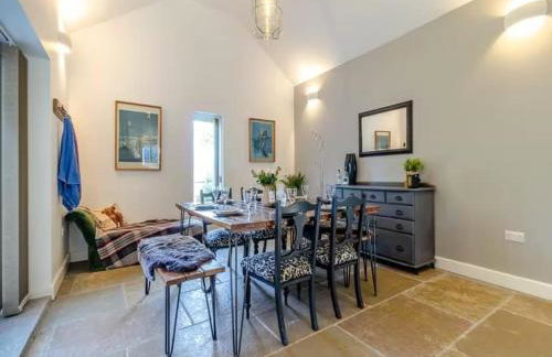 Stunning Barn with Hot Tub on a Secluded Farm - Foto 15