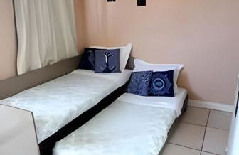 Apartamento térreo climatizado próximo a praia - Foto 2