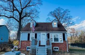 Cozy, Charming Cape Home near DC - Photo 13