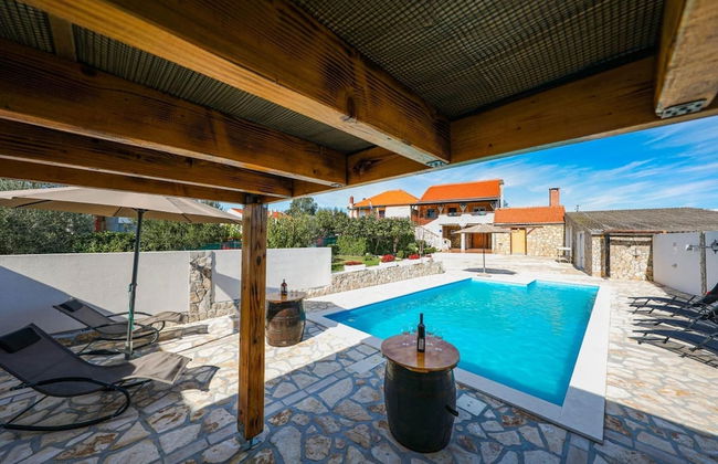 Charming Villa in Poličnik with Swimming Pool - Photo 14