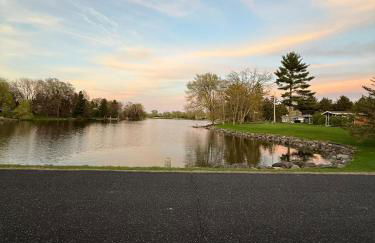 Par-fect Escape on Lake Windsor Golf Course - Foto 45