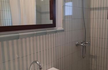 Casa con patio y chimenea en Piedralaves - Photo 28