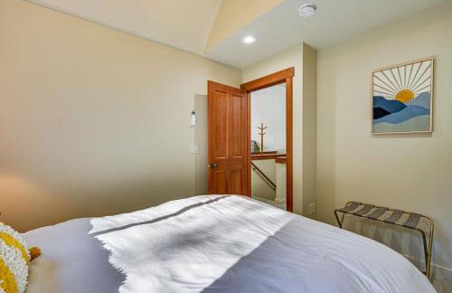 Deck, Hot Tub and Fire Pit Mtn-View Packwood Cabin - Photo 17