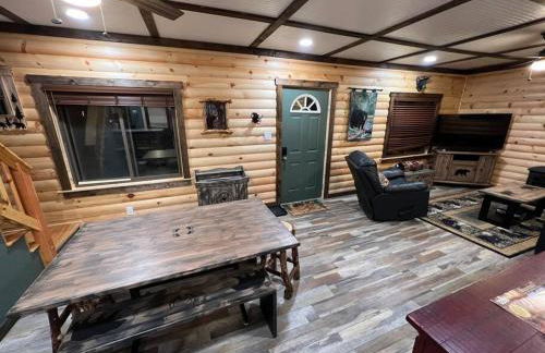 Cubs Den - Hot Tub- Walk to Lake- Fire Pit - Kayaks - Foto 12