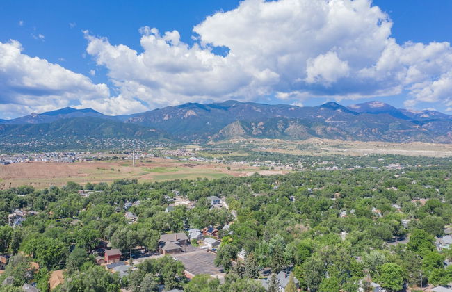 Romantic Getaway King Bed 1min to Restaurants! - Foto 41