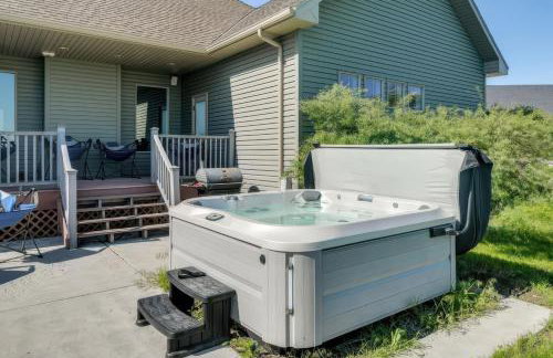Rigby Gem with Hot Tub Theater Game Room Grill - Foto 6