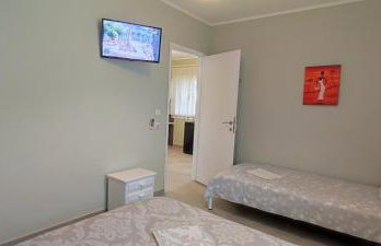 Garlis Apartments - Photo 35