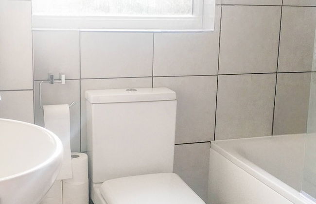 Entire 2 Bedroom House 7m To Station - Foto 18