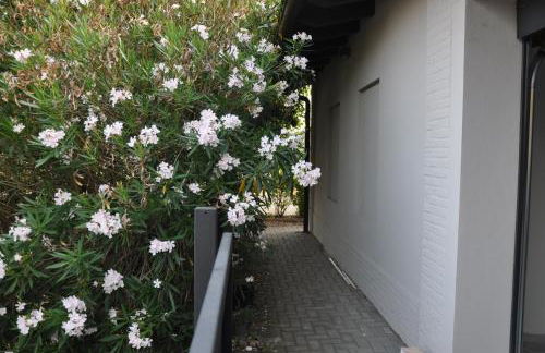 Minimal design villa Free parking Garden - Foto 17