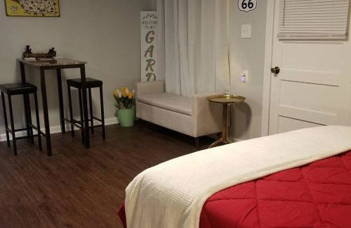 BLUE FLAMINGO'S ADORABLE GUEST HOUSE -TU-Cherry St-Expo-Downtown-11t - Foto 7