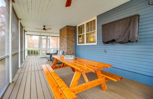 2 Mi to Tims Ford Lake! Cozy Cottage with Fireplace - Foto 19