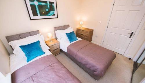 ! LARGE ! Apartment Central Leatherhead Sleeps 6! - Foto 5