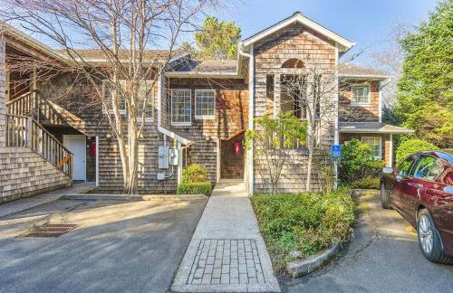 Cannon beach vibes, steps to the beach,WIFI,3 full bedroom en suites with 3 fireplaces,Near Downtown - Photo 5