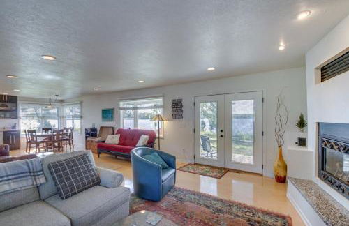 Lakefront Walker Home with Boat Dock and Lift! - Foto 4