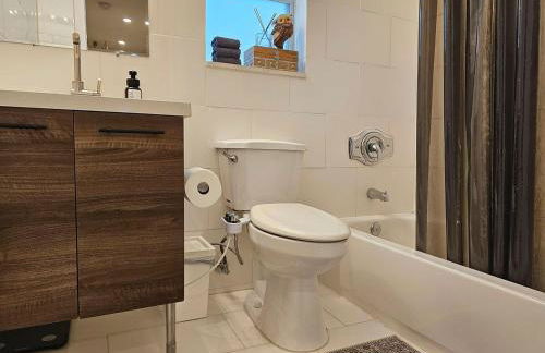 -Disco Bungalow- One third mile to FTL Marine Center - Foto 29