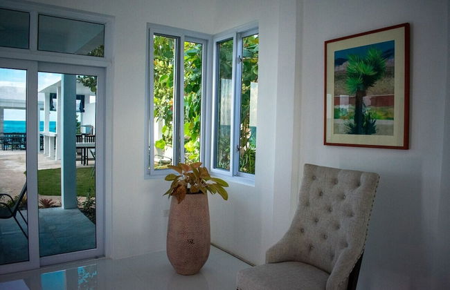 The W Villa 5 B R Oceanfront w Staff - Photo 7