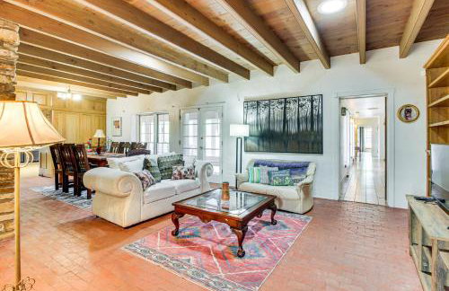 3 Mi to Zoo and Garden ABQ Home with Heated Pool! - Foto 1