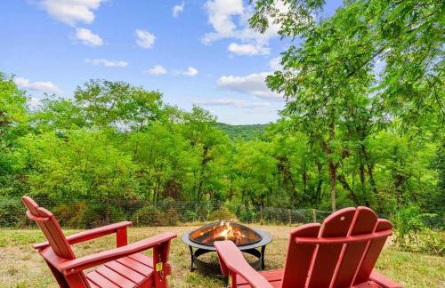 Dog Friendly with Fire Pit and Yard by the River - Photo 4