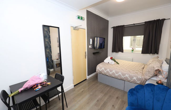 VR Apartments - Photo 39